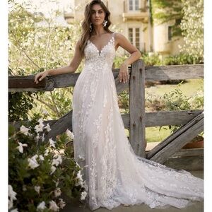 Madi Lane Harper Wedding Gown, Ivory, size 8
